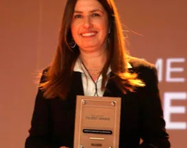 Fabiana Galetou recebeu o prêmio para Pluxee, a nova marca da Sodexo Benefícios e Incentivos